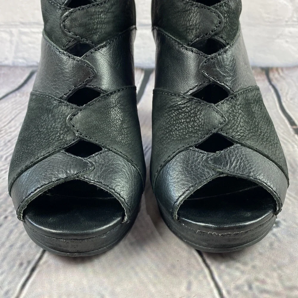 FOSSIL Black Leather & Suede Back Zip Up High Heels - Picture 15 of 17